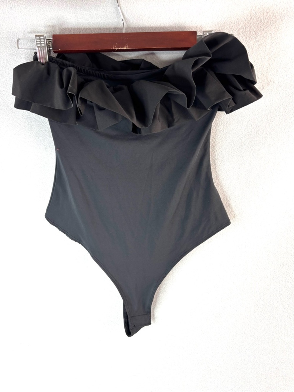 Altar'd State XS Strapless Sticky Strip Top Ruffle Bodysuit in Dressy Black